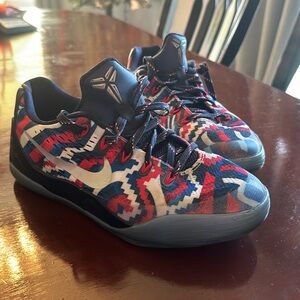 Nike Kobe 9 “independence day” size 5y.
